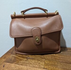 Coach Vintage Leather Willis Bag 9927‎ In Light Brown( no strap)
